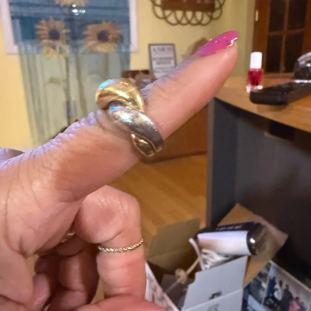 Gold Twisted Knot Ring - Picture 11 of 13